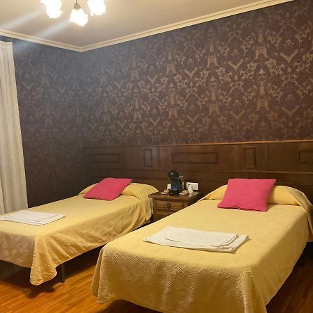 Pension La Chalana Pola de Laviana Exteriör bild